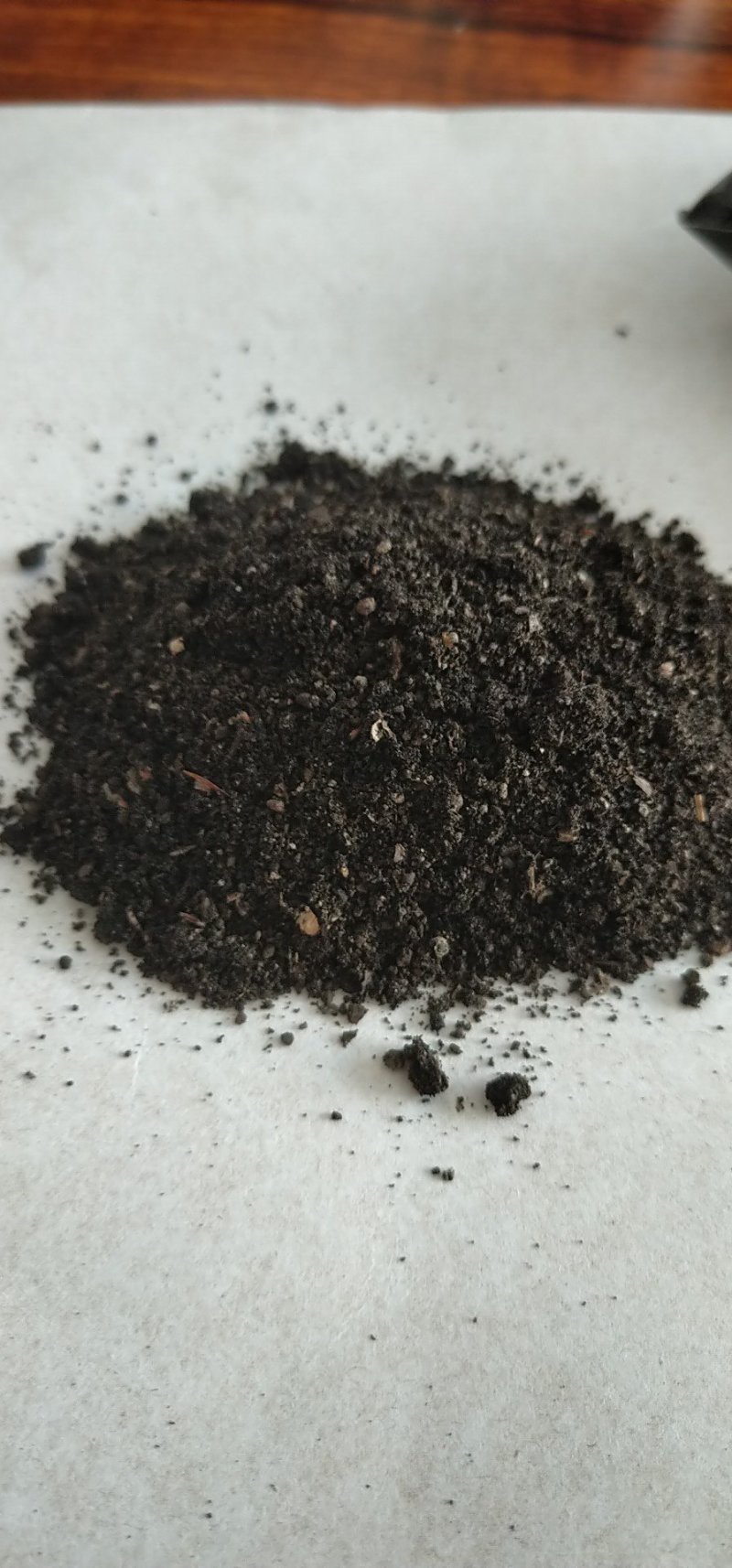 发酵纯羊粪，内含豆粕，鱼粉，腐殖酸，使瓜果提早上市