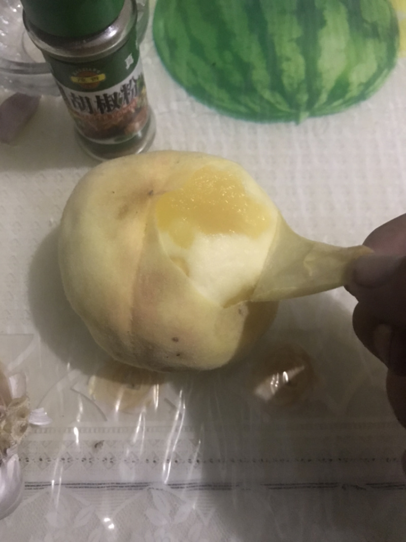 能撕皮直接用吸管喝的水蜜桃