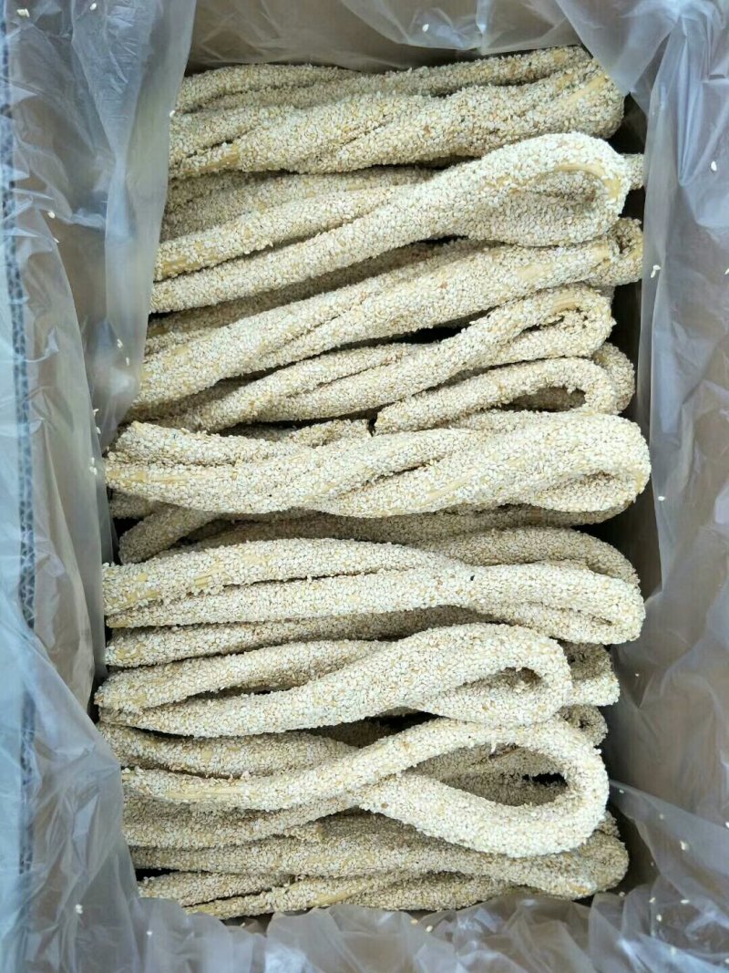 菏泽曹县特产板糖,百年曹记。匠心制作。纯手工芝麻酥糖