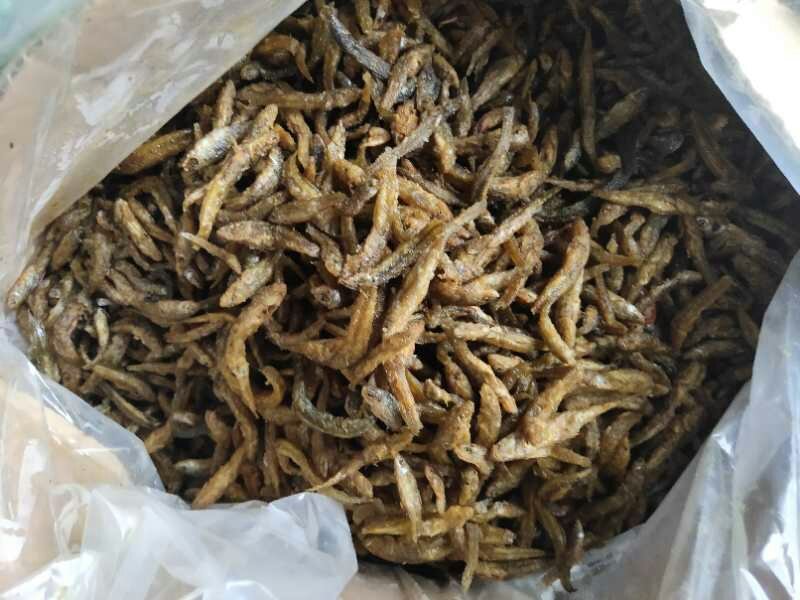 油炸小黄鱼小河鱼淡水无盐