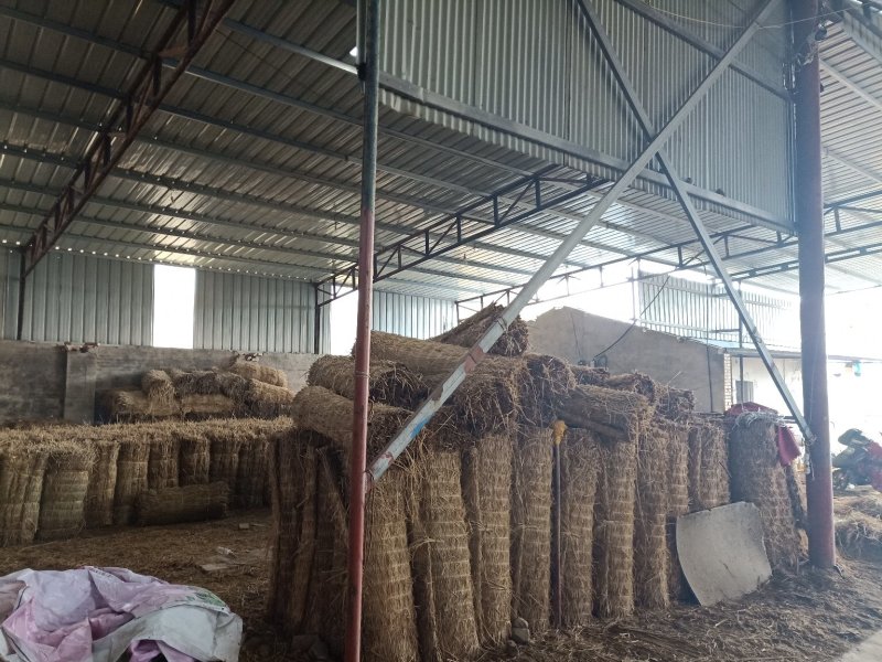 濮阳县会更稻草加工示范社供应各种规格草帘，草绳