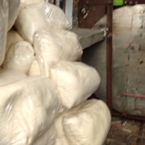 豆腐渣是养殖场选饲料，发酵之后会更好喂养，更便民。