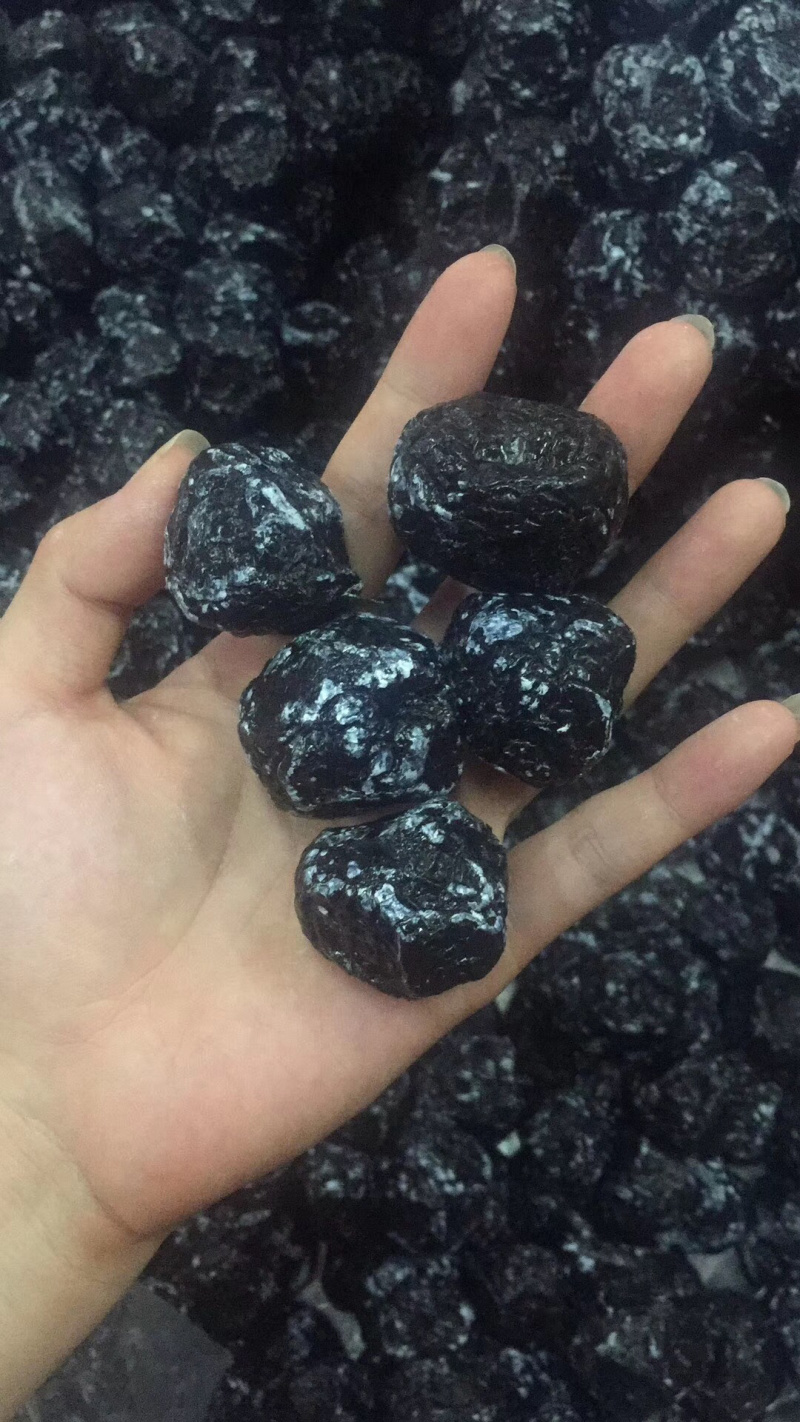 酸甜梅子蜜饯果脯厂家直销量多价优