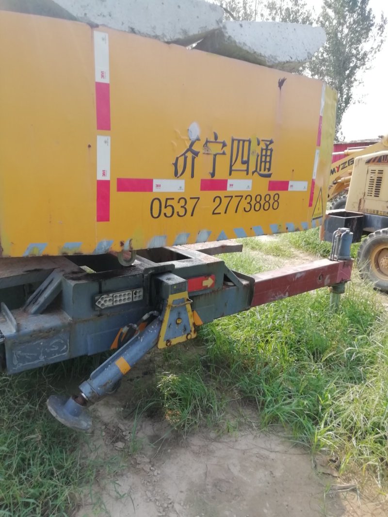 济宁四通6吨吊车