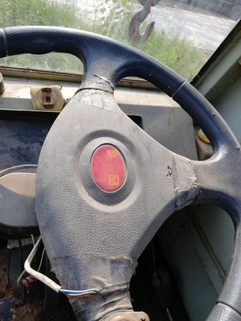 济宁四通6吨吊车