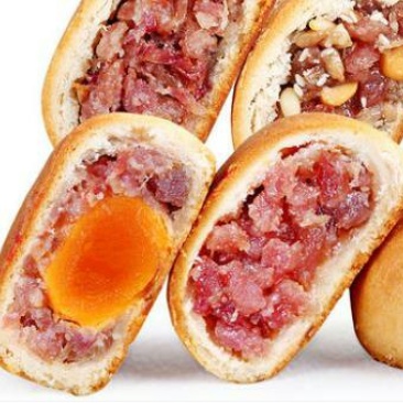 蛋黄火腿月饼新款好吃便宜欢迎购买谢谢