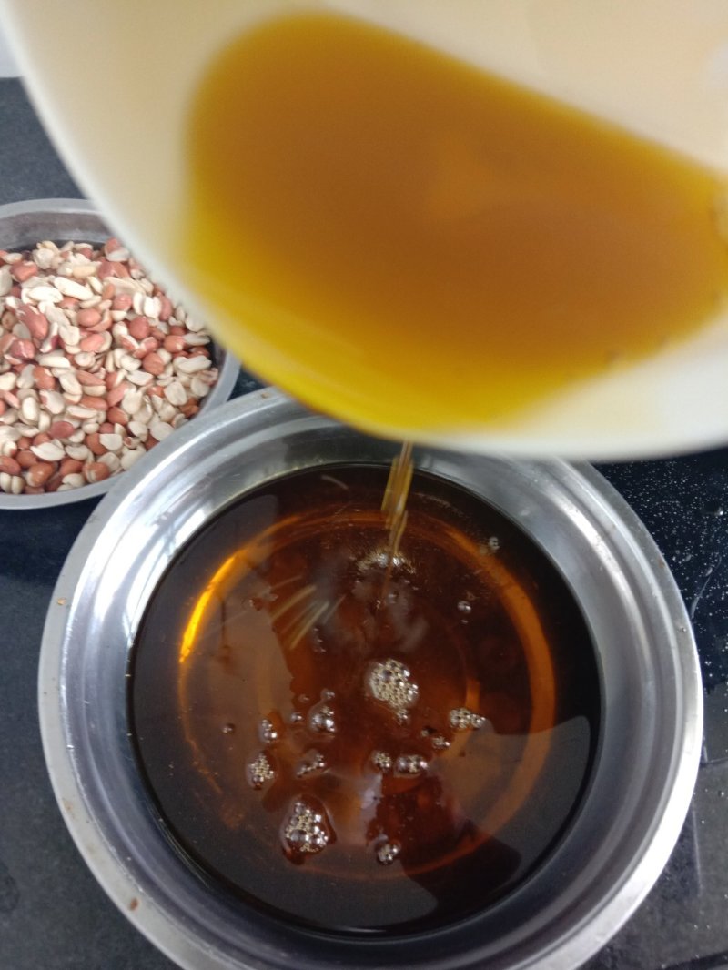 纯菜籽油假一赔十保证质量农村种植菜籽无泥沙干净。