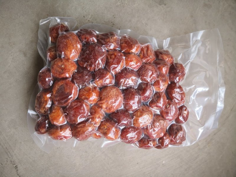 自产新疆伊犁六十一团树上干杏，自然晾晒，绝无添加，免运费