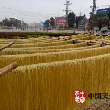 地瓜粉条山东粉条纯手工量大价优品质保证欢迎咨询