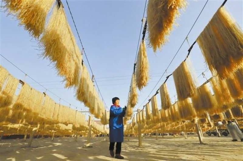 地瓜粉条山东粉条纯手工量大价优品质保证欢迎咨询