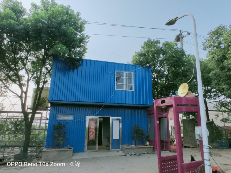 家禽畜牧养殖基地，河边，道路已硬化！