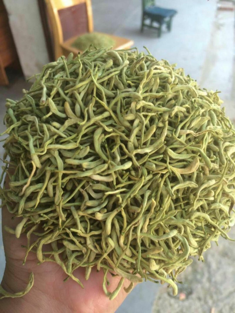 金银花，烘干绿色金银花，太阳晒干白黄色金银花