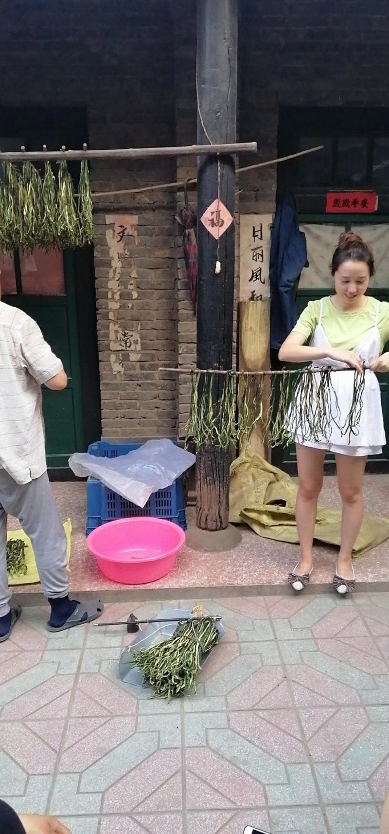 山西阳泉平定农家特产纯手工制作炭火烤制《农家黄爪干》