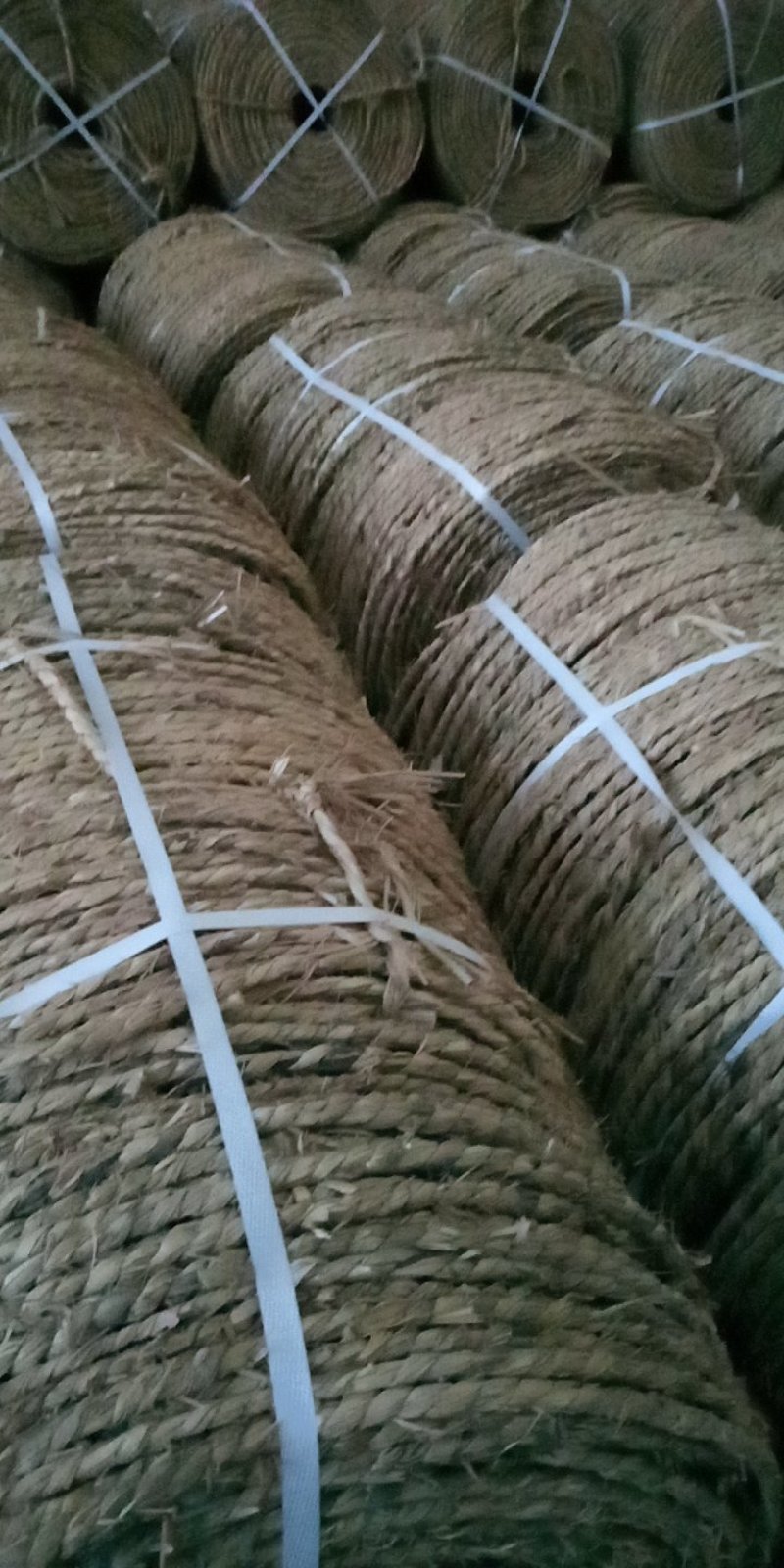济宁喻屯建康草制品，，出售各种规格草绳，，草帘
