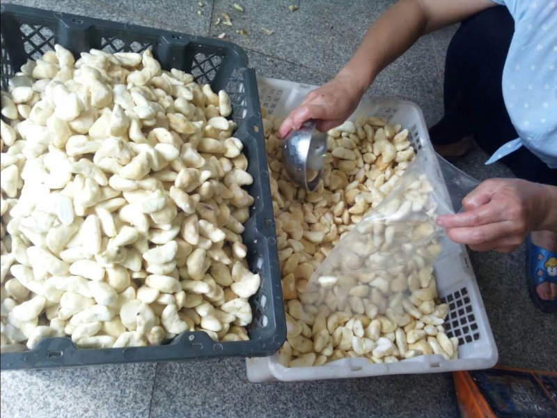 菱角米（优质的新鲜现剥菱角米，都是沉水的老菱角米）