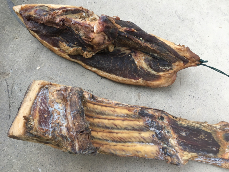 自家腊肉，慢慢风干的腊肉，无饲料喂养……