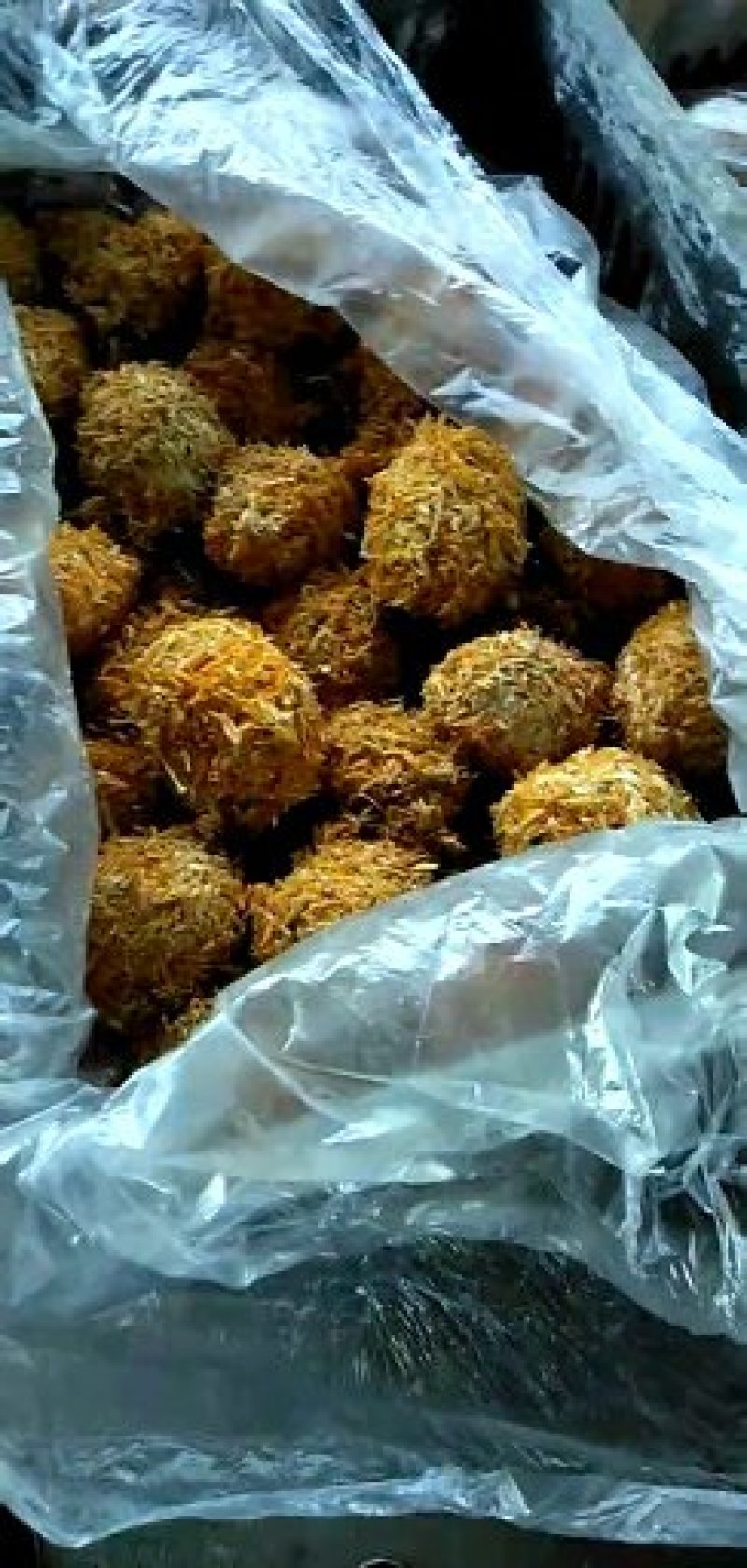 徐州特产，松花皮蛋，老式包泥地摊货皮蛋，跑江湖十元模式