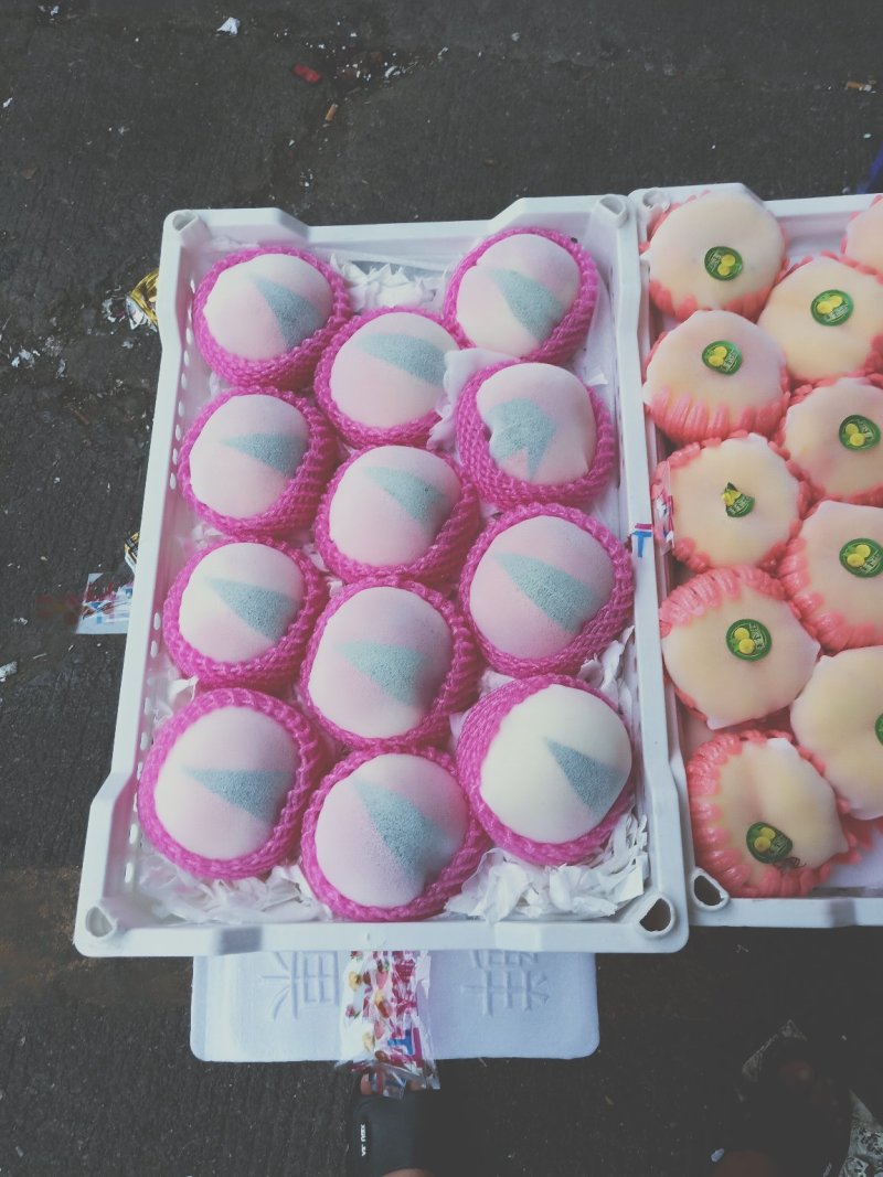 黄金桃。口感正，就是你想的那个味道