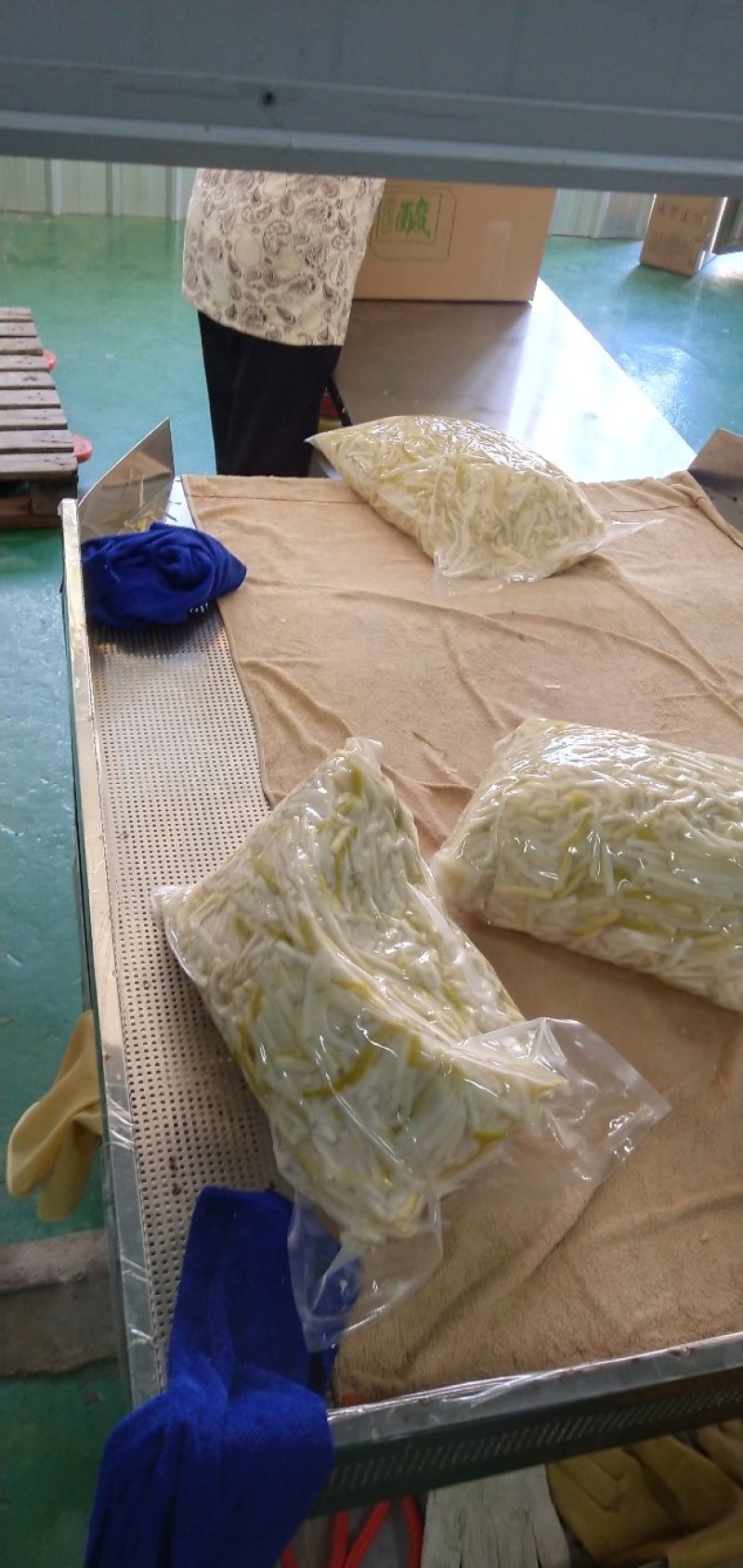 真空箱装酸笋丝
