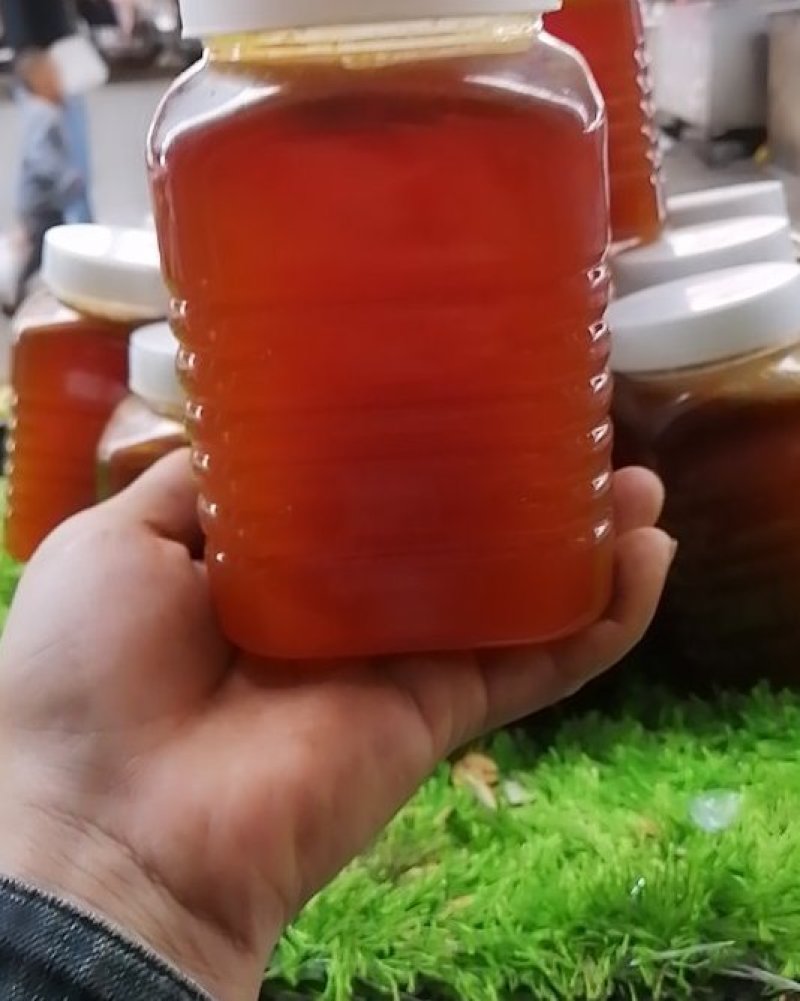 正宗农村土蜂蜜，百分百纯正并非加工蜂蜜，来自于新平哀牢山