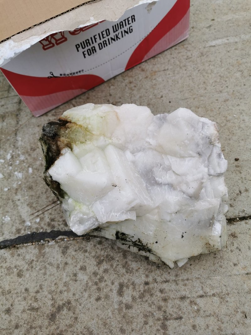 大量出售方解石