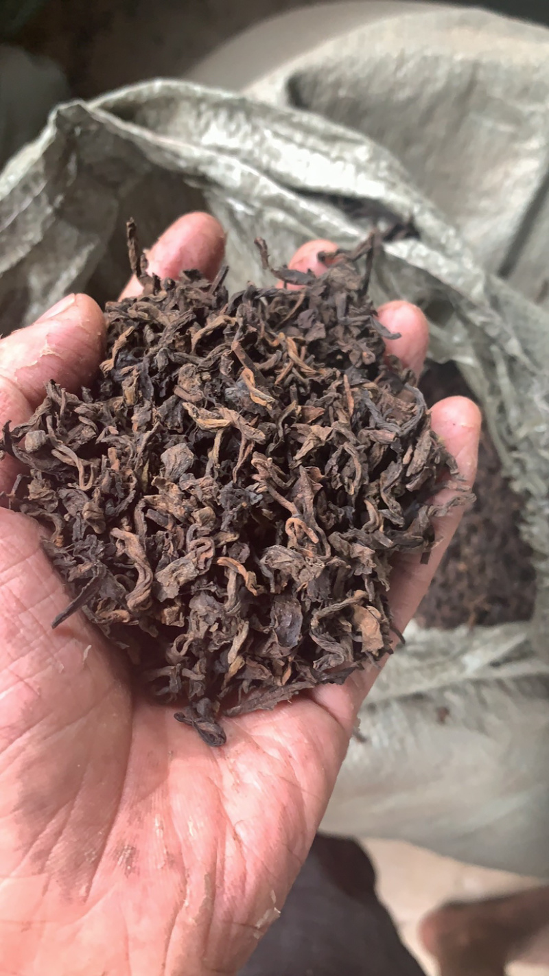 厂家直销，2018年布朗大树357g熟茶饼