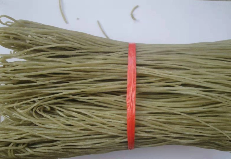 优质精品粉条纯手工的大量现货供应，价格优惠，质量保证。