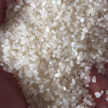 抛光碎米抛光碎：适应做食品，煮粥，食品，做酒做饲料等