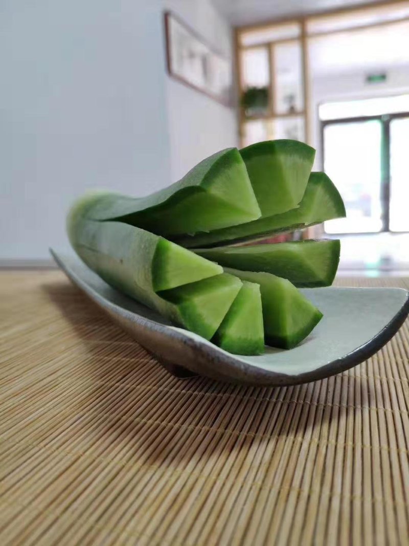 潍县萝卜，皮薄肉厚，脆甜爽口，食宿免费。