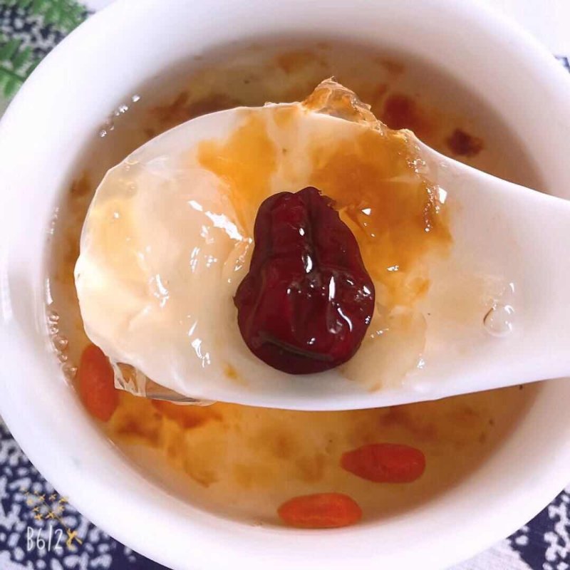 桃胶雪燕皂角米组合
