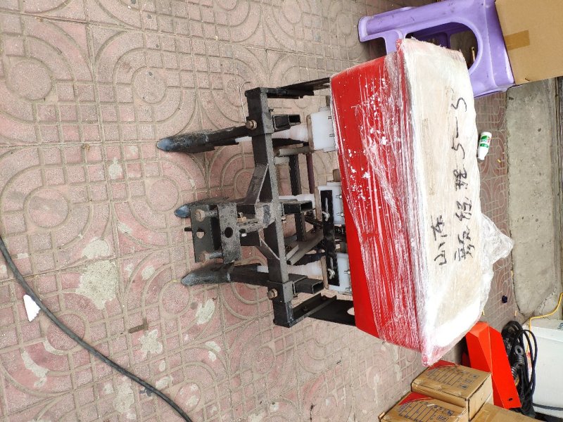 微耕机小麦播种篓，微耕机施肥箱，微耕机后悬挂施肥播种机