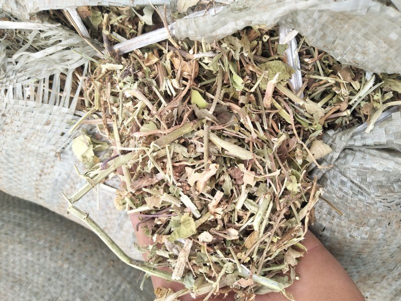 河南永嘉草业常年供应优质花生秧草料（草段草粉细糠）