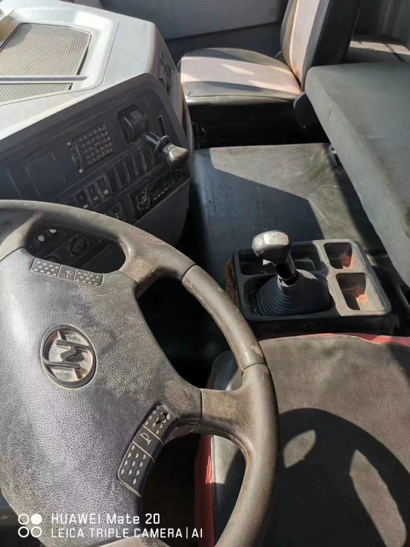自卸车
