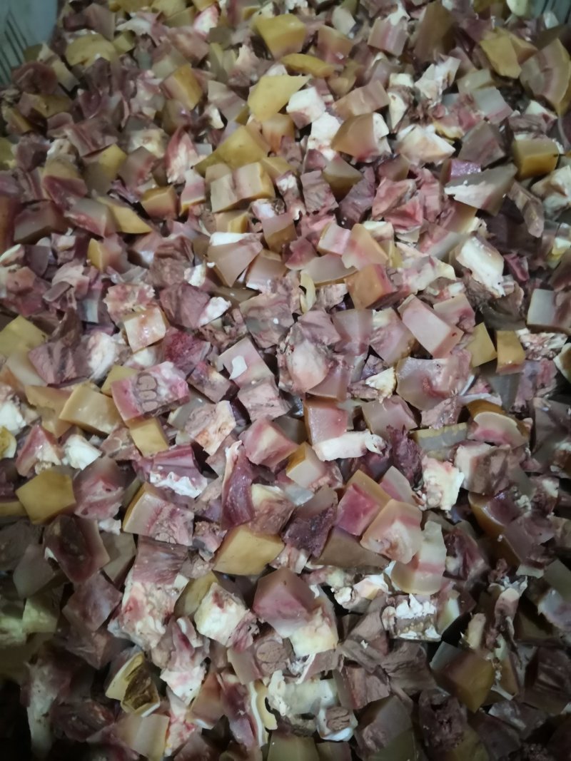 熟牛头肉牛头肉切粒烹致8成熟解冻后入味低损耗