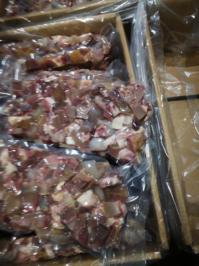 熟牛头肉牛头肉切粒烹致8成熟解冻后入味低损耗