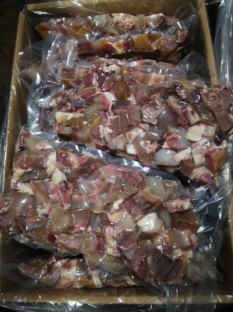 熟牛头肉牛头肉切粒烹致8成熟解冻后入味低损耗