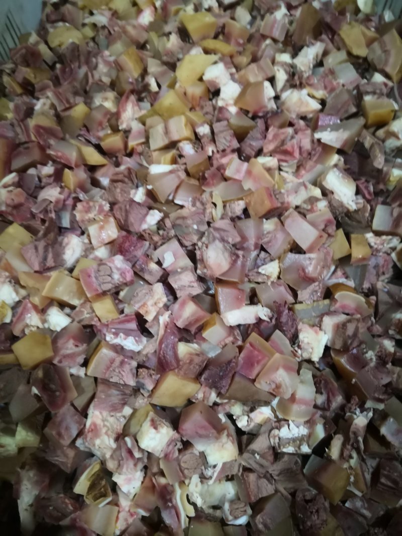 熟牛头肉牛头肉切粒烹致8成熟解冻后入味低损耗