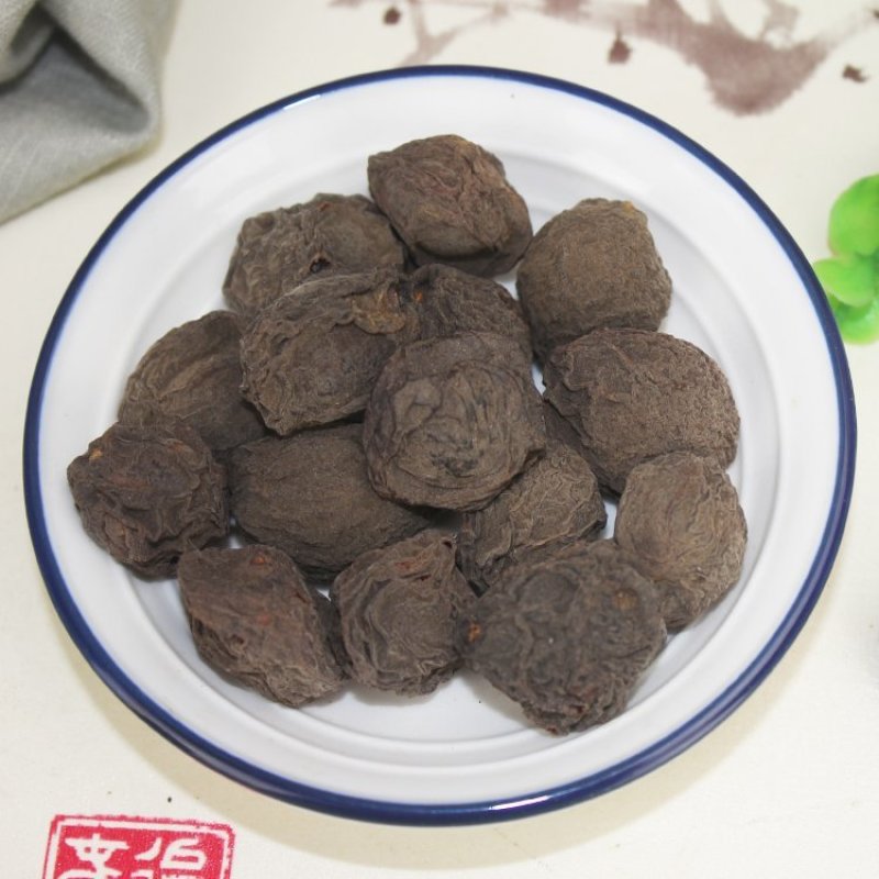 乌梅中药材乌梅缓解呕吐，涩肠止泻