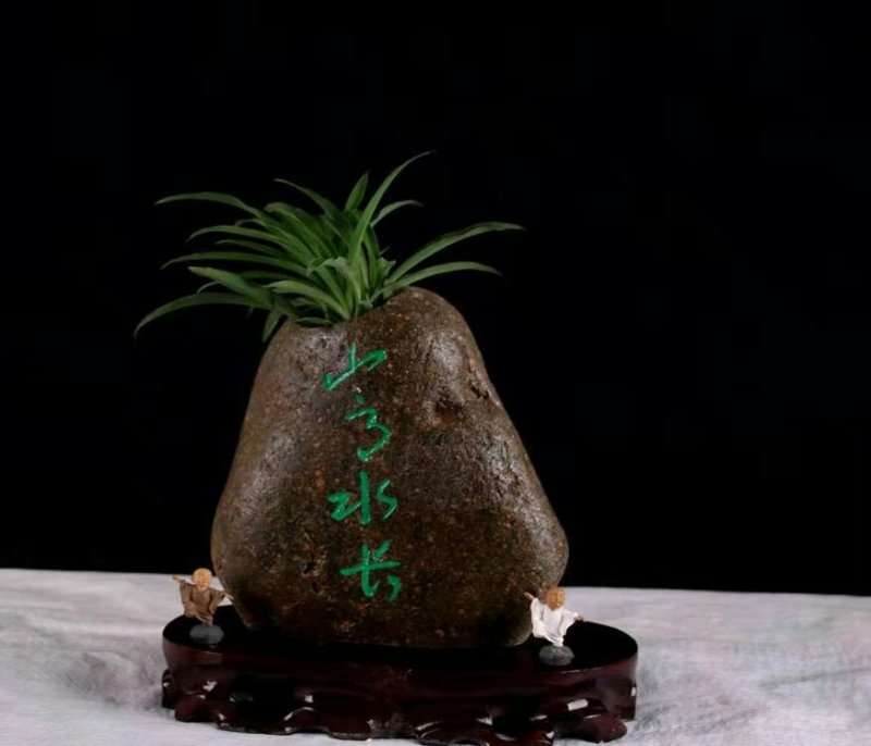 型右、石头花盆