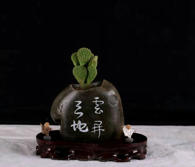 型右、石头花盆