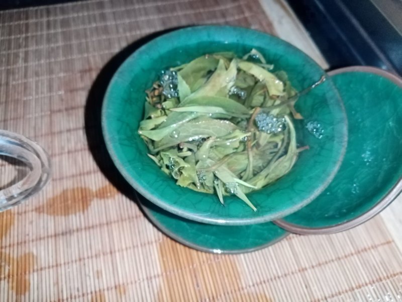 布朗山生态乔木茶、小树茶🈶现货喔！秋茶🈶量欢迎咨询。