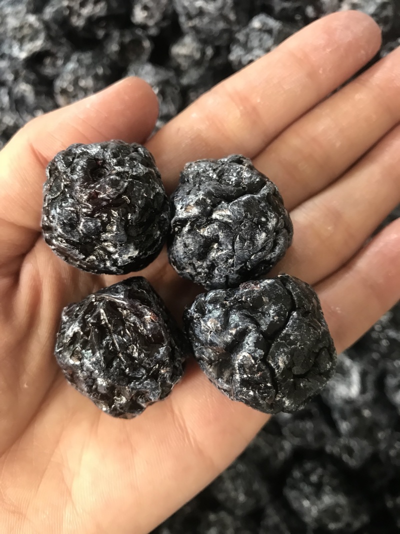 酸甜梅子蜜饯果脯厂家直销量多价优