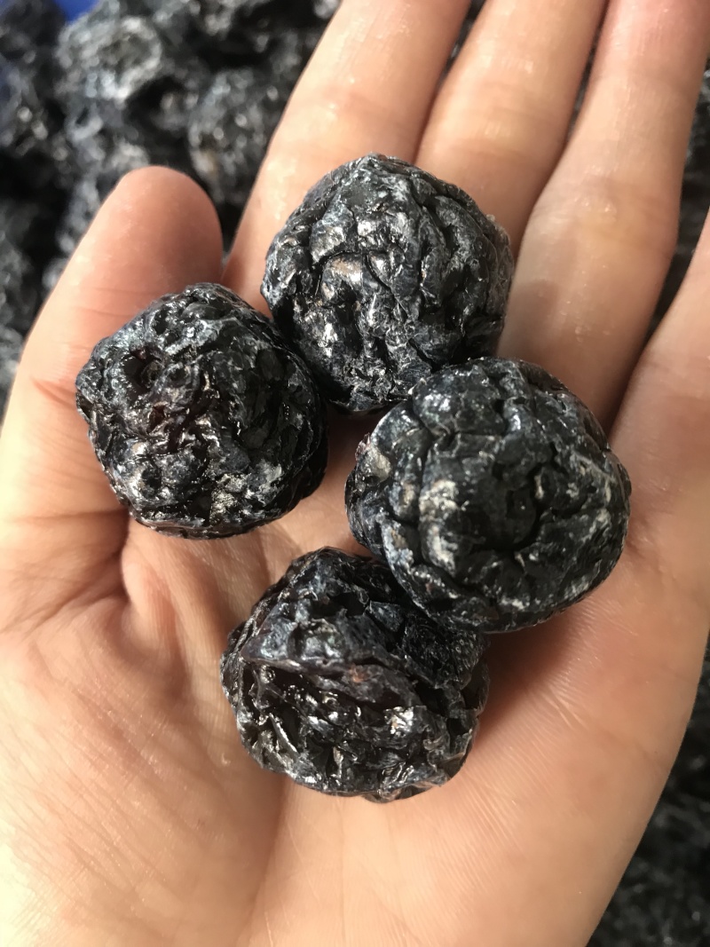 酸甜梅子蜜饯果脯厂家直销量多价优