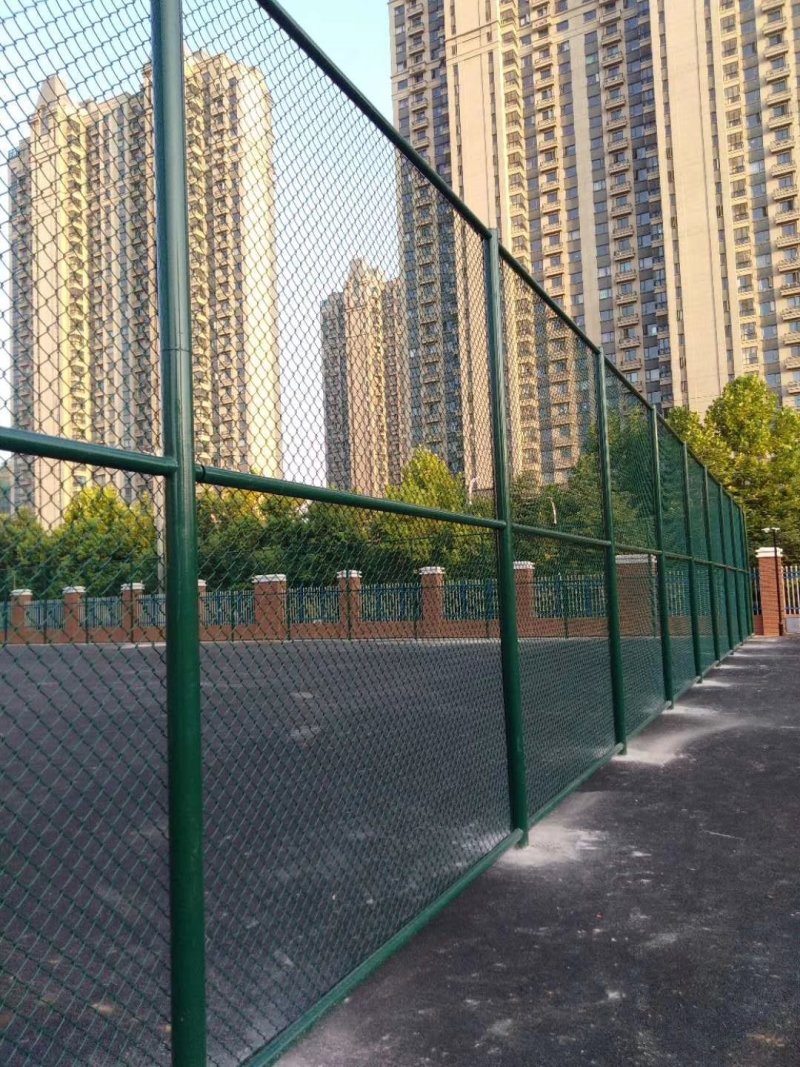 勾花网，球场围栏，羽毛球，高尔夫球场围栏，体育场围栏。