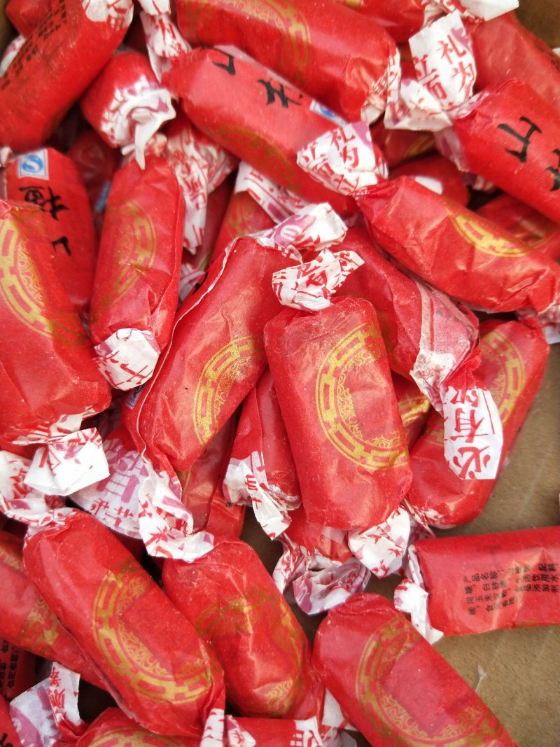 酥糖软糖奶糖水果糖巧克力糖厂家直销货到付款