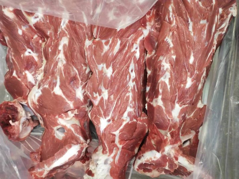 国产牛脖骨，肉多，可据段！证件齐全，质量有保证