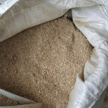 除尘花生壳细糠，过4毫米孔径筛网，