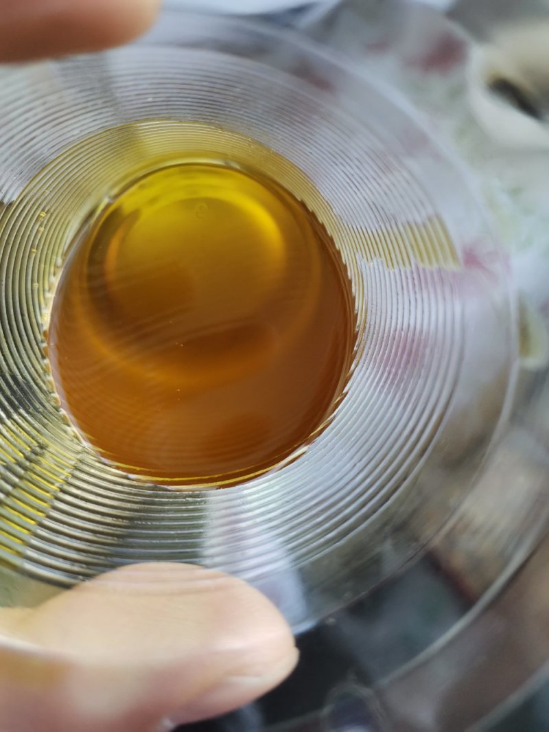 新疆油菜油色黄亮香味儿好亮油38-40水分8左右
