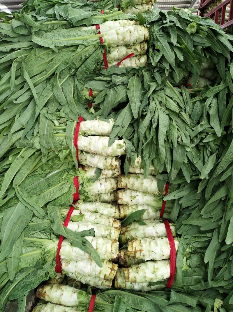 花菜莴笋甘蓝上市货源充足