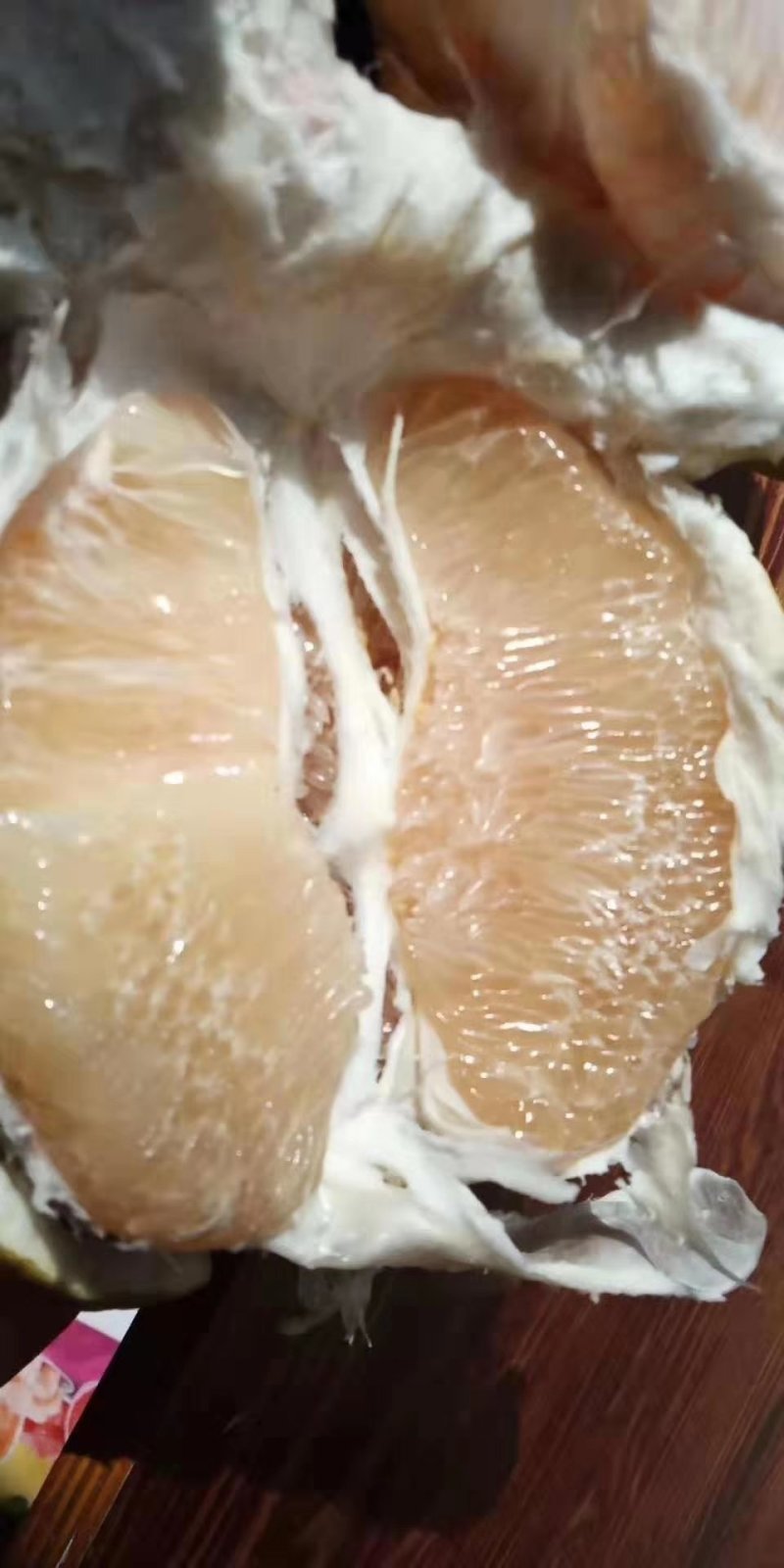 柚子，品质优良，价格实惠，果型好，皮薄肉厚，果面光滑。